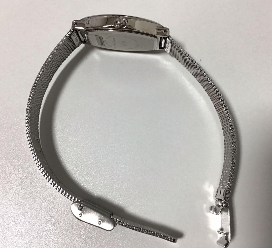 Q&Q Oversized Quartz Watch Mesh Band