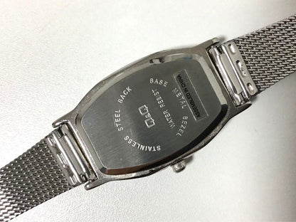 Q&Q Oversized Quartz Watch Mesh Band
